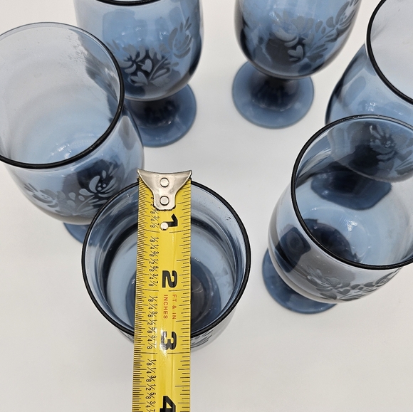 6- Pfaltzgraff Yorktowne Blue Etched Water Wine Goblets Glasses 12 oz (#290) - Picture 6 of 6